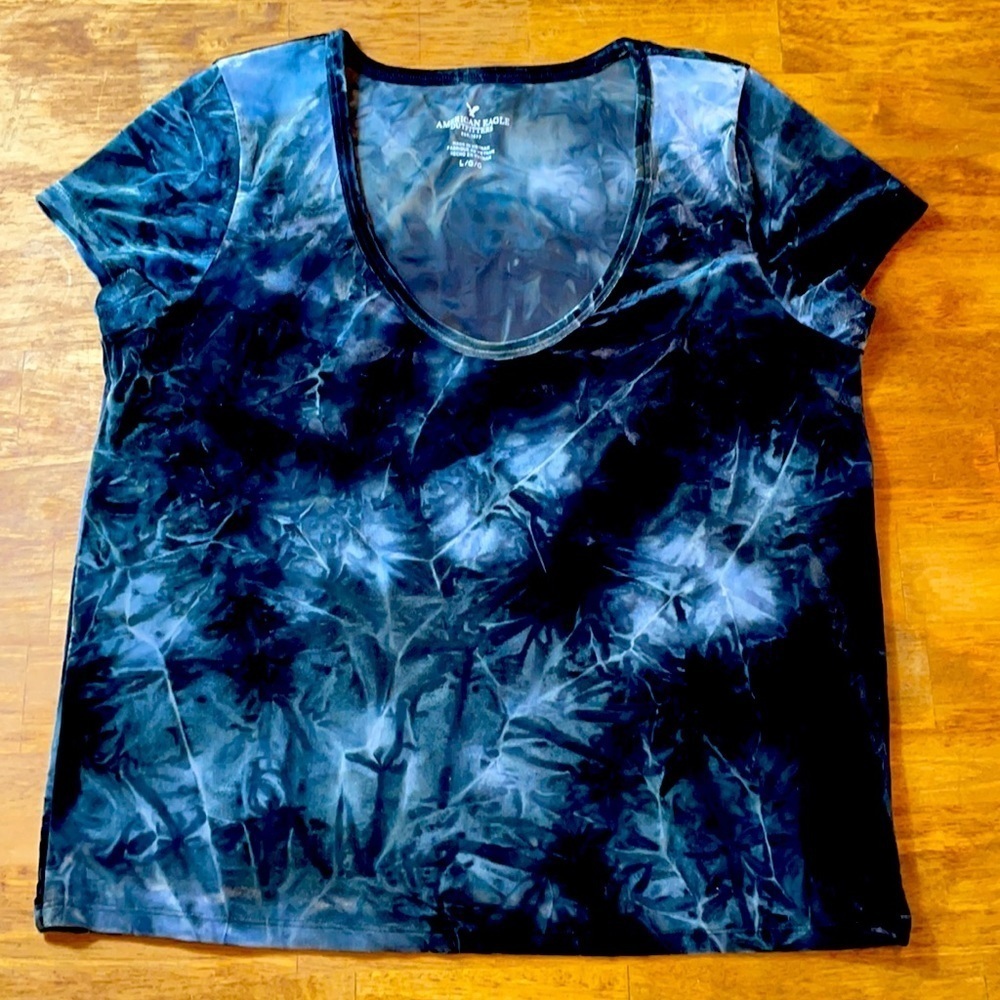 AMERICAN EAGLE BLACK WHITE VELVETY TIE DYE LRG